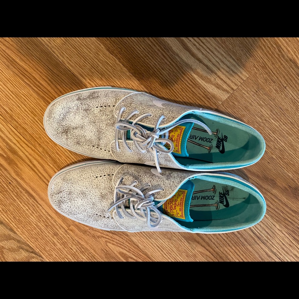 Nike skate sneakers great condition worn once